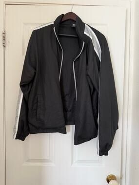 Starter Men’s Large Black Silver Lightweight Track Jacket Windbreaker Full Zip